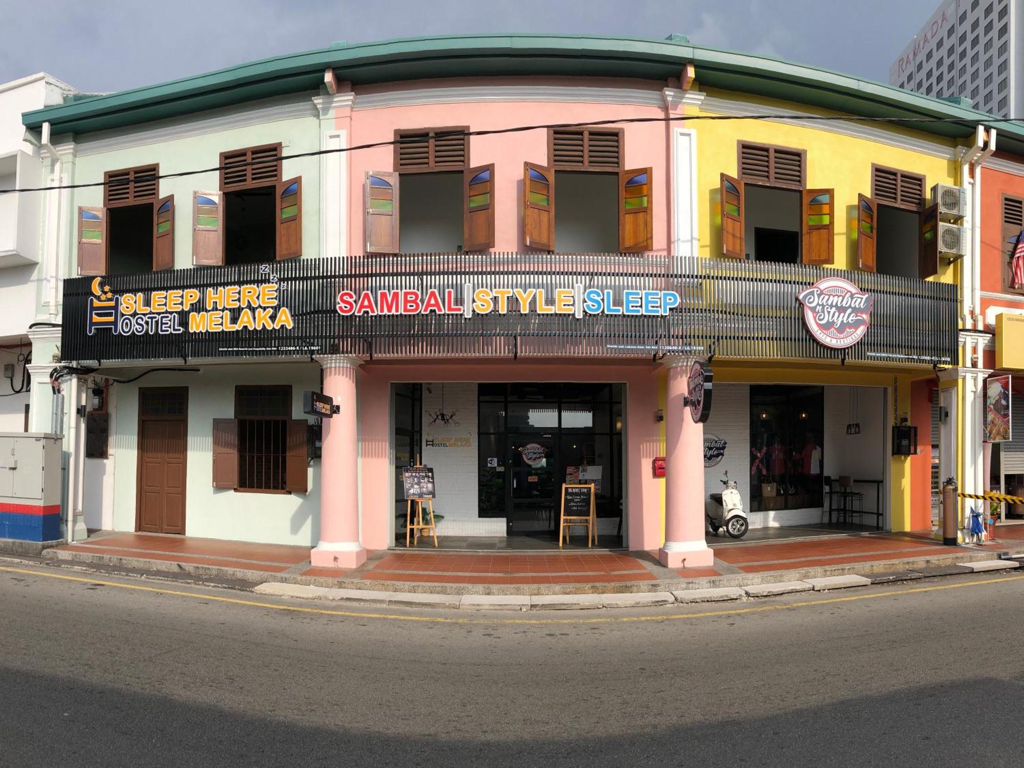 Sleep Here Hostel, Melaka Екстериор снимка